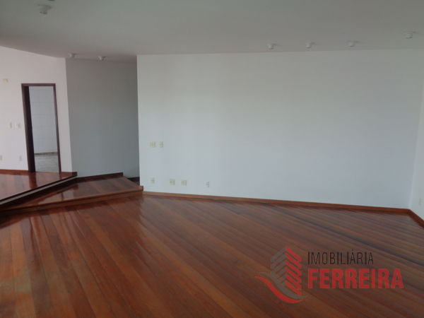 Apartamento com 4 Quartos para Alugar, 300 m² por R$ 2.400/Mês Centro, São José do Rio Preto - SP