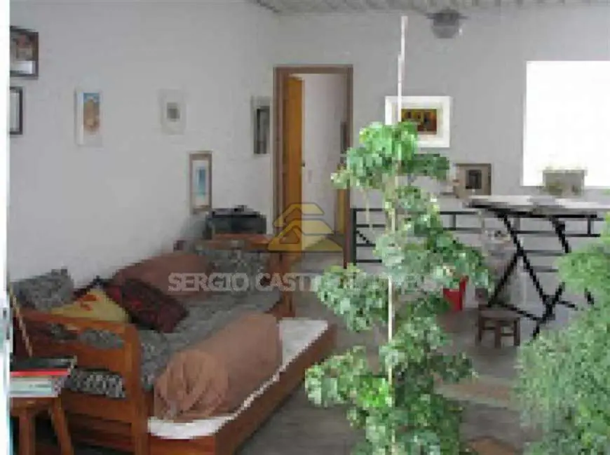 Casa com 2 Quartos à Venda, 258 m² por R$ 460.000 Rua Orestes - Santo Cristo, Rio de Janeiro - RJ