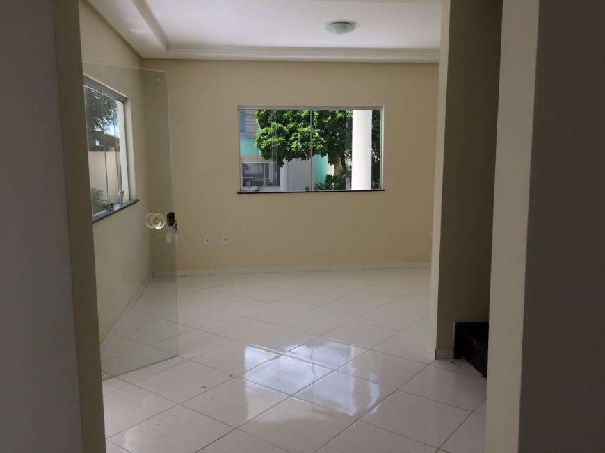 Casa com 2 Quartos para Alugar, 100 m² por R$ 1.800/Mês Rua 5 de Novembro - Centro, Eunápolis - BA
