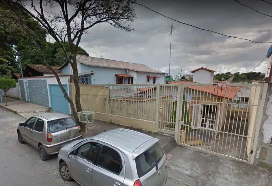 Casa com 4 Quartos para Alugar, 360 m² por R$ 2.000/Mês Rua Adílson Paulo de Souza - São João Batista, Belo Horizonte - MG