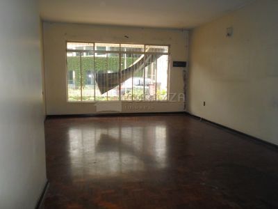 Casa com 3 Quartos para Alugar, 158 m² por R$ 5.000/Mês Rua Dom Luiz - Centro, São Bernardo do Campo - SP