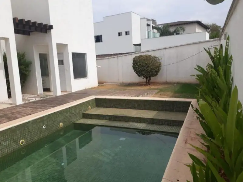 Casa de Condomínio com 4 Quartos para Alugar, 400 m² por R$ 4.600/Mês Ribeirão do Lipa, Cuiabá - MT