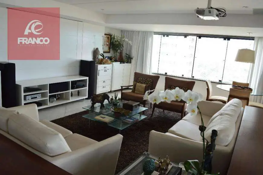 Apartamento com 5 Quartos à Venda, 350 m² por R$ 2.100.000 Lagoa Nova, Natal - RN