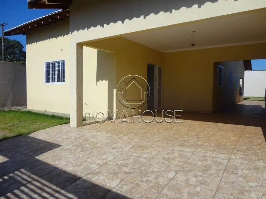 Casa com 3 Quartos à Venda, 160 m² por R$ 400.000 Vila Santo Amaro, Campo Grande - MS