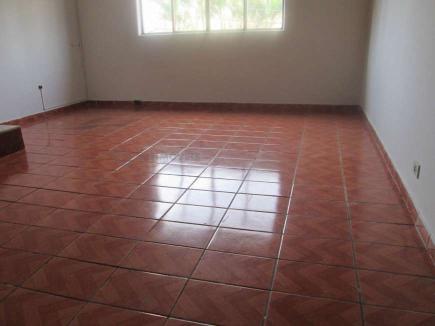 Sobrado com 2 Quartos para Alugar, 50 m² por R$ 600/Mês Rua Cordoba, 138 - Santa Cruz Industrial, Contagem - MG