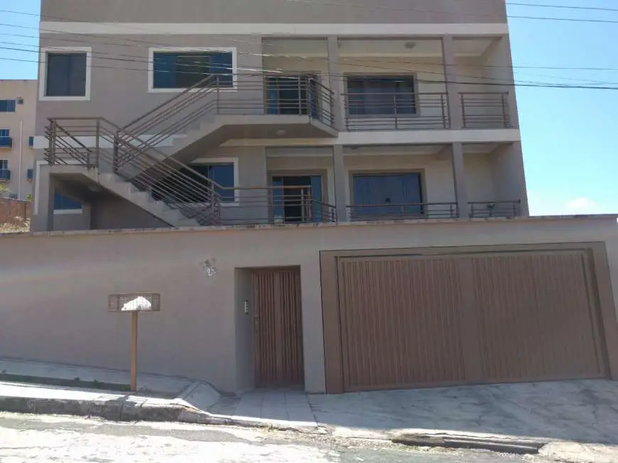 Casa com 3 Quartos à Venda, 155 m² por R$ 430.000 Santa Maria, Poços de Caldas - MG