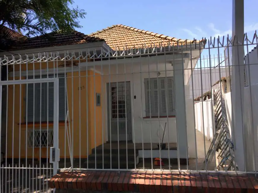 Casa com 2 Quartos para Alugar, 120 m² por R$ 1.600/Mês Avenida Polônia, 822 - São Geraldo, Porto Alegre - RS