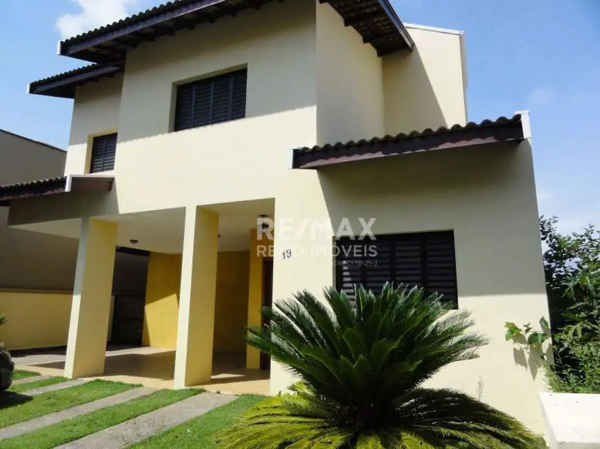 Casa de Condomínio com 3 Quartos para Alugar, 220 m² por R$ 2.500/Mês Rua Campos Salles, 2535 - Condominio Vivenda das Quaresmeiras, Valinhos - SP