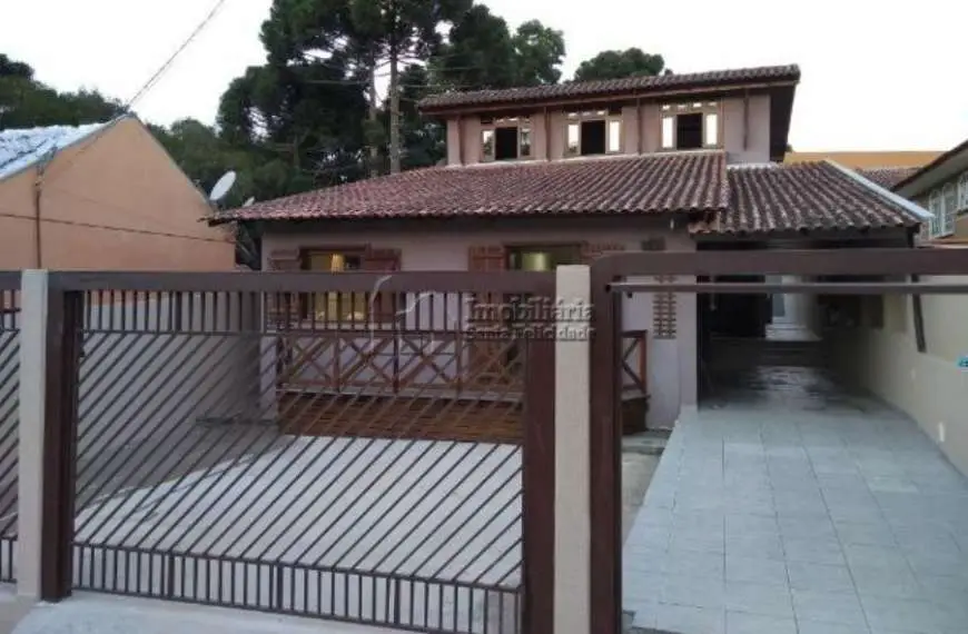 Casa com 3 Quartos à Venda, 180 m² por R$ 580.000 Santo Inácio, Curitiba - PR