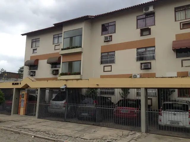 Apartamento com 3 Quartos à Venda, 77 m² por R$ 300.000 Parque Rosário, Campos dos Goytacazes - RJ
