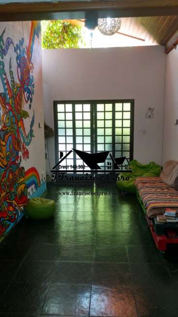 Casa com 3 Quartos à Venda por R$ 700.000 Portal das Colinas, Guaratinguetá - SP