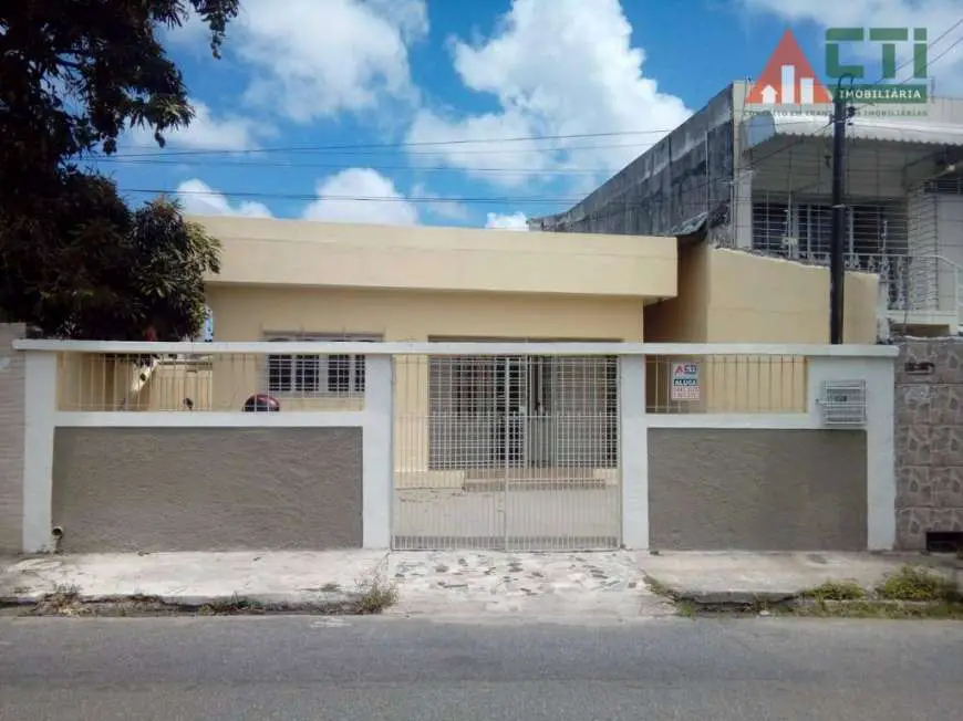 Casa de Condomínio com 2 Quartos para Alugar, 100 m² por R$ 1.100/Mês Rua Delmiro Gouvêia, 225 - San Martin, Recife - PE
