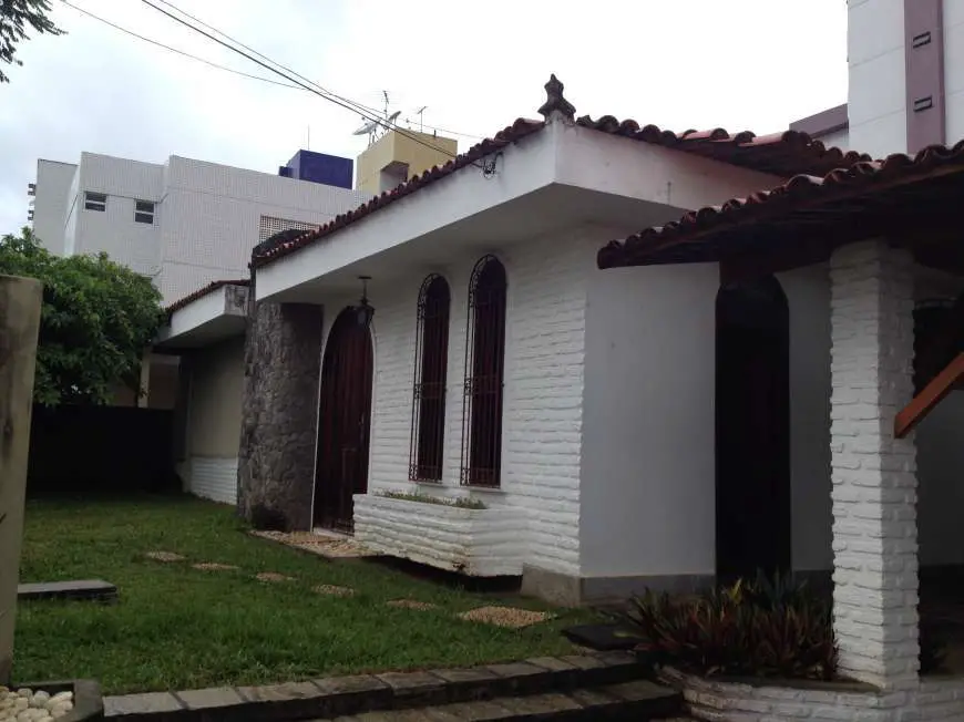 Casa com 4 Quartos à Venda, 308 m² por R$ 580.000 Rua Contador Manoel Raimundo de Aguiar, 1853 - Lagoa Nova, Natal - RN