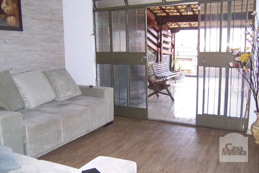 Casa com 4 Quartos à Venda, 225 m² por R$ 600.000 Alameda Guaraponga - Coração Eucarístico, Belo Horizonte - MG