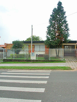 Casa com 3 Quartos para Alugar, 200 m² por R$ 1.300/Mês Rua Bom Jesus, 490 - Petrópolis, Porto Alegre - RS