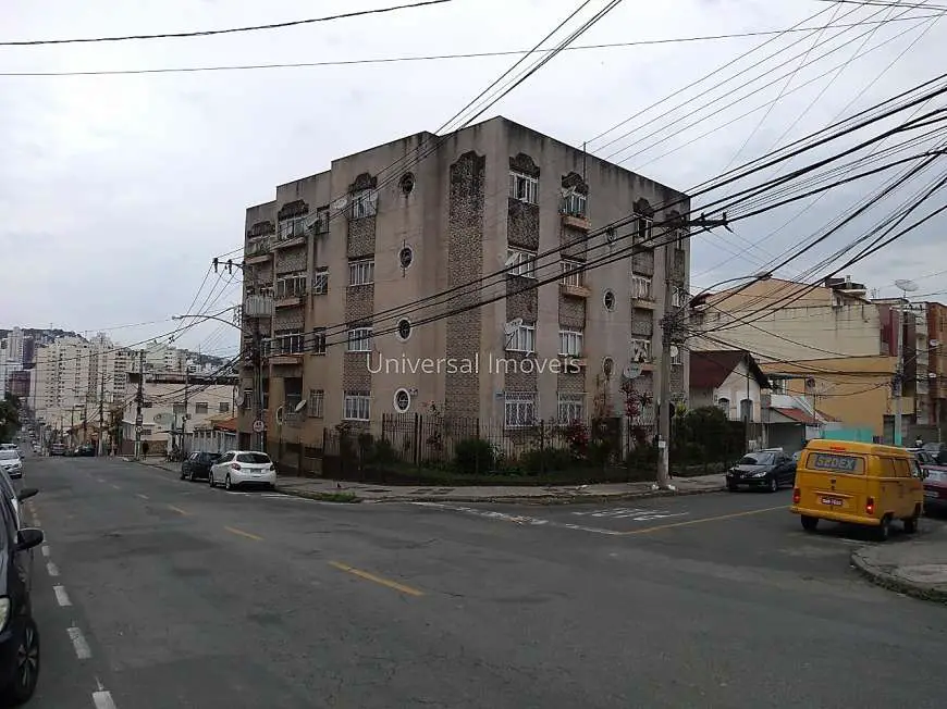 Apartamento com 3 Quartos para Alugar, 70 m² por R$ 800/Mês São Mateus, Juiz de Fora - MG