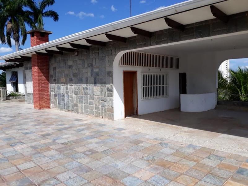 Casa com 7 Quartos para Alugar, 1284 m² por R$ 12.700/Mês Jardim das Américas, Cuiabá - MT