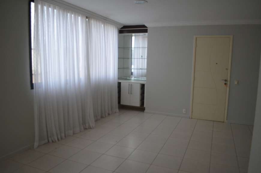 Apartamento com 3 Quartos para Alugar, 130 m² por R$ 2.400/Mês Imbetiba, Macaé - RJ