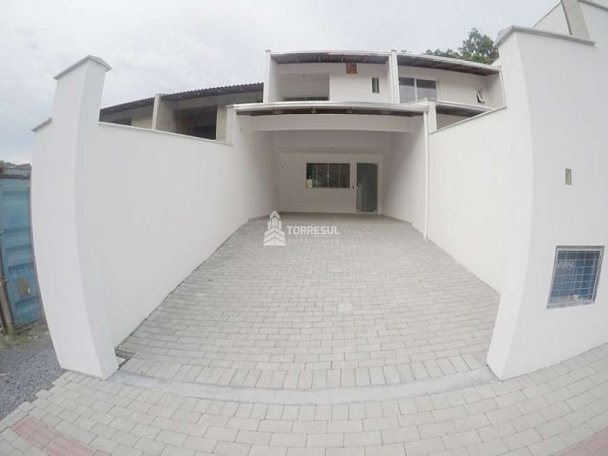 Casa com 2 Quartos à Venda, 144 m² por R$ 299.000 Velha, Blumenau - SC