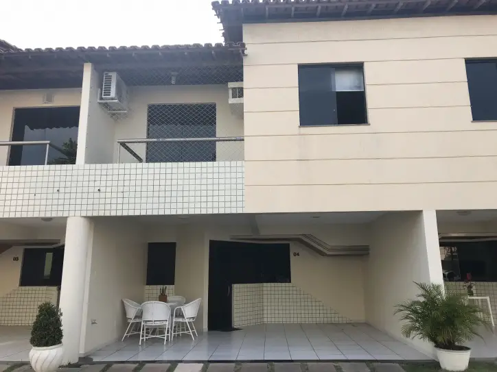 Casa de Condomínio com 3 Quartos à Venda, 136 m² por R$ 450.000 Capuchinhos, Feira de Santana - BA