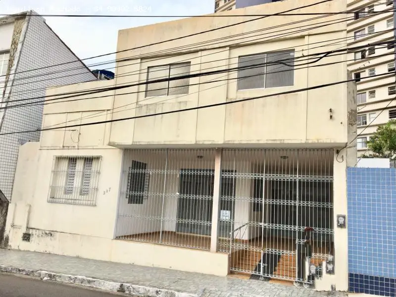 Casa com 4 Quartos à Venda, 545 m² por R$ 450.000 Rua Juvino Barreto, 287 - Petrópolis, Natal - RN