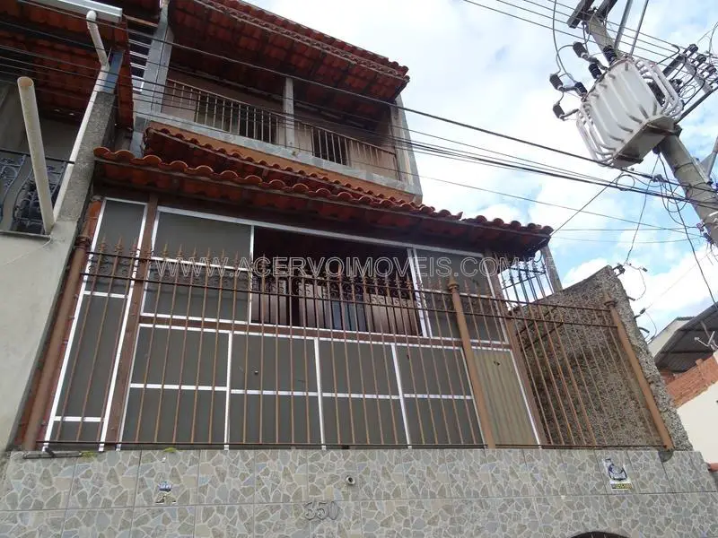 Casa com 3 Quartos à Venda, 108 m² por R$ 480.000 Rua Professor Thompson Palhares - Cruzeiro do Sul, Juiz de Fora - MG