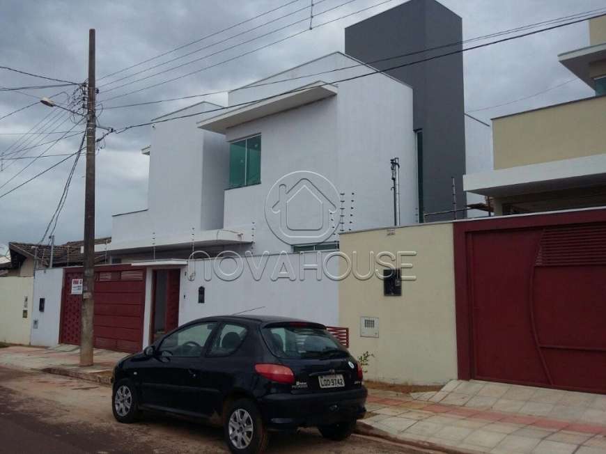 Sobrado com 3 Quartos à Venda, 180 m² por R$ 730.000 Vila Vilas Boas, Campo Grande - MS