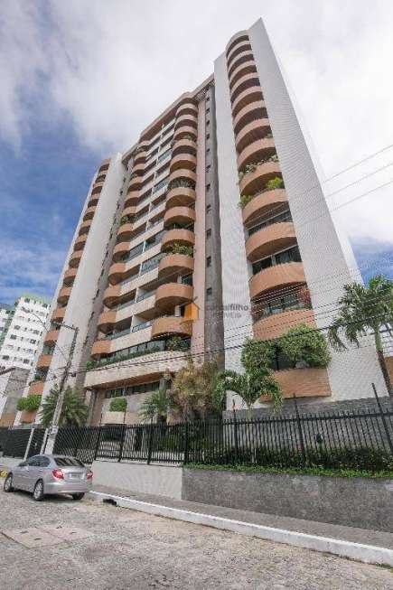 Apartamento com 4 Quartos à Venda, 194 m² por R$ 950.000 Grageru, Aracaju - SE