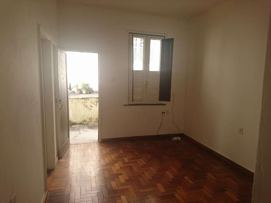 Casa com 1 Quarto para Alugar, 45 m² por R$ 900/Mês Rua São Cristóvão, 661 - São Cristóvão, Rio de Janeiro - RJ