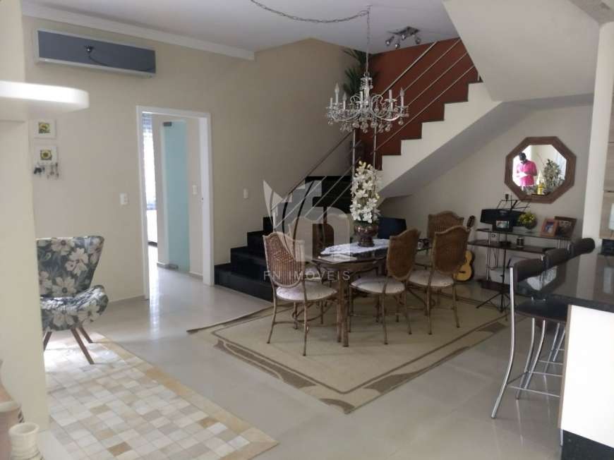 Apartamento com 3 Quartos à Venda, 180 m² por R$ 890.000 Rua Presidente Getúlio, 100 - Várzea do Ranchinho, Camboriú - SC