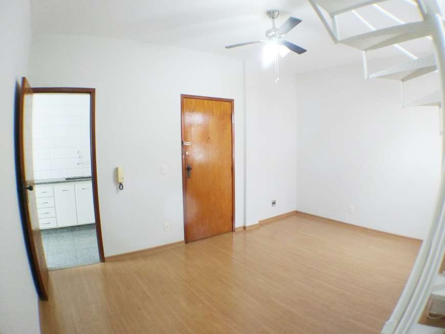 Cobertura com 4 Quartos para Alugar, 150 m² por R$ 2.100/Mês Rua Boreal, 55 - Caiçaras, Belo Horizonte - MG