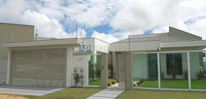 Casa com 3 Quartos à Venda, 274 m² por R$ 750.000 Centro, Vilhena - RO