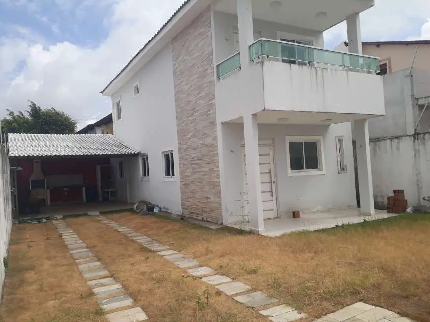 Casa com 3 Quartos à Venda, 200 m² por R$ 499.990 Bessa, João Pessoa - PB