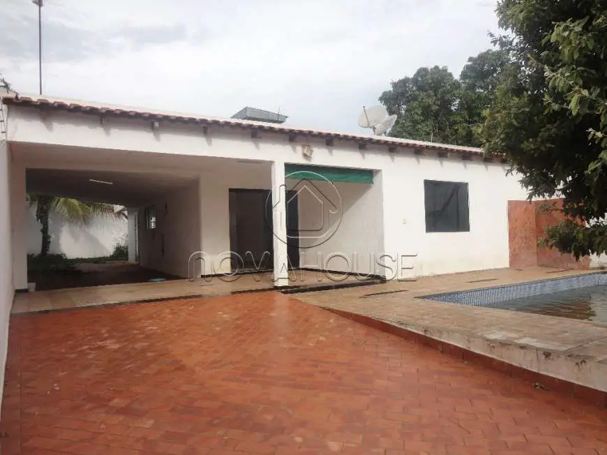 Casa com 3 Quartos à Venda, 190 m² por R$ 280.000 Jardim Colibri, Campo Grande - MS