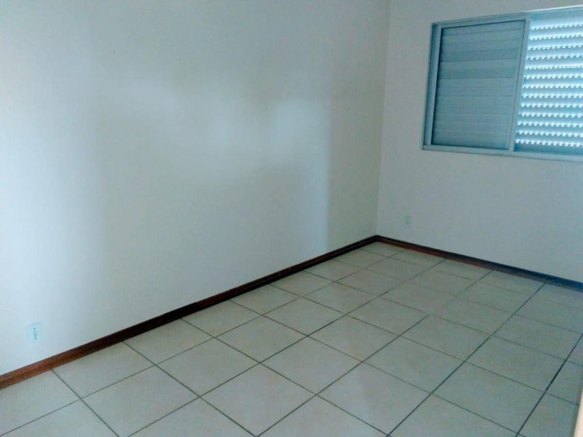 Apartamento  Aluguel Santa Cruz---