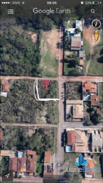 Terreno de esquina, 720 mt2<br>Uma quadra de distancia do Rio Cuiabá.<br>Rua lat---