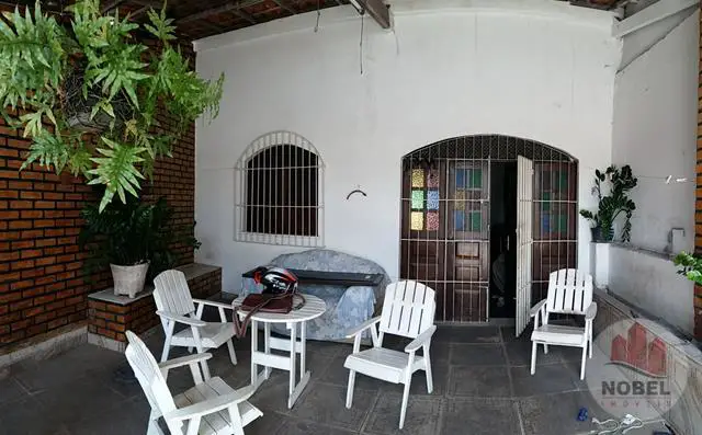 Casa com 3 Quartos à Venda, 168 m² por R$ 600.000 Capuchinhos, Feira de Santana - BA