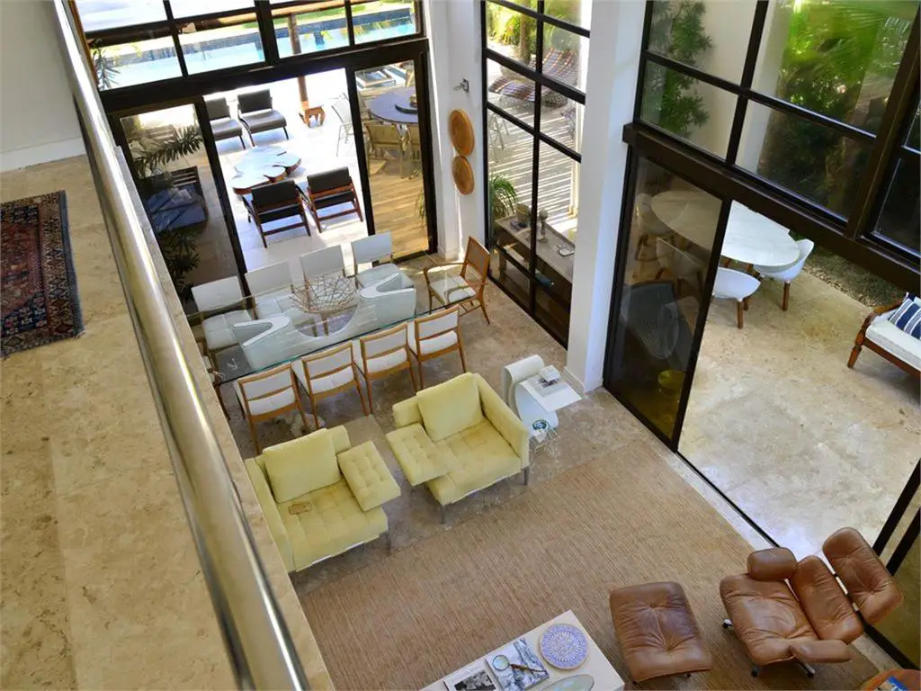 Casa Mobiliada Condomínio Fechado, nascente, 377 m² área privativa, 900 m² área ---