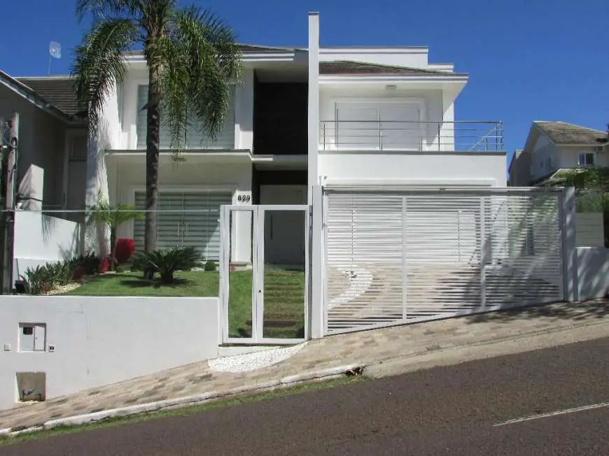 Casa com 3 Quartos à Venda, 286 m² por R$ 1.166.000 Rua Miguel Tostes, 829 - Alto do Parque, Lajeado - RS