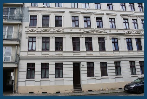 Hausansicht -- Gemütliche 1,5-Zimmer-Dachgeschosswohnung in Sudenburg sucht Nachmieter