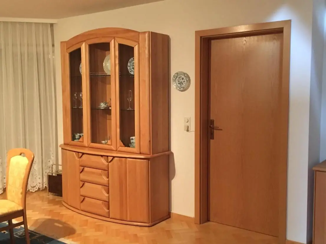 Wohnzimmer -- Hochwertige Eigentumswohnung in Radebeul - Zitzschewig