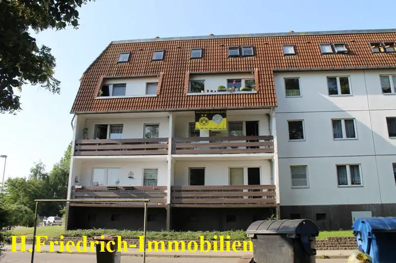 Blick auf Loggia -- Attraktive 1-Zi.-Wohnung mit Balkon/Loggia u.herrl. Panoramablickzu verkaufen#