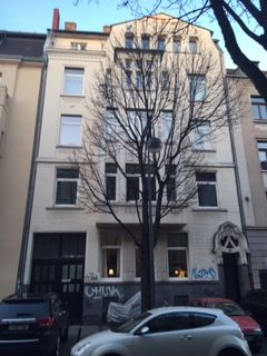 Hausansicht -- ***Köln-Mülheim- 4 Zimmer-Altbauwohnung mit Balkon in gepflegtem Mehrfamilienhaus zu vermieten***
