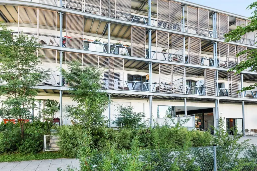 Außenansicht -- RESERVIERT: Toll geschnittene Wohnung mit großem Balkon in guter Lage von Fürstenfeldbruck