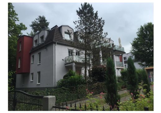 Wohnung in Dresden (Bühlau/Weißer Hirsch) zum Kauf mit 5 Zimmer und 165 m² Wohnfläche. Ausstattung: Balkon, Laminat, Marmorboden, vermietet, Öl, Kunststofffenster.