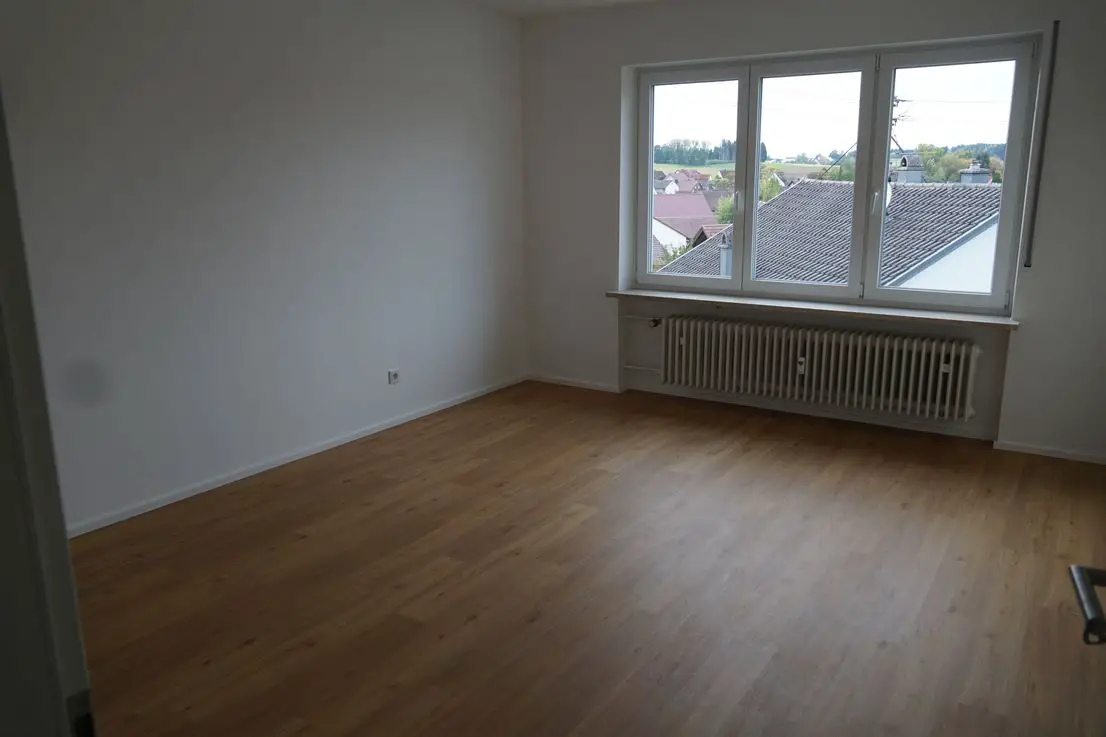 Schlafzimmer -- Gepflegt renovierte 3 Zimmer Wohnung - Altstadt Altomünster