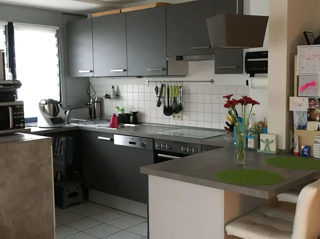 Küche -- Helle und sonnige Zweizimmerwohnung