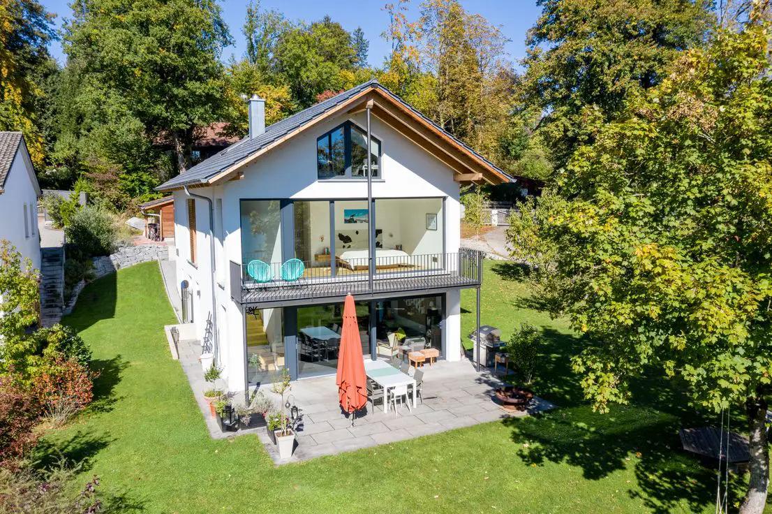 Objektansicht -- Exklusives Einfamilienhaus mit eigenem Seezugang am Pilsensee