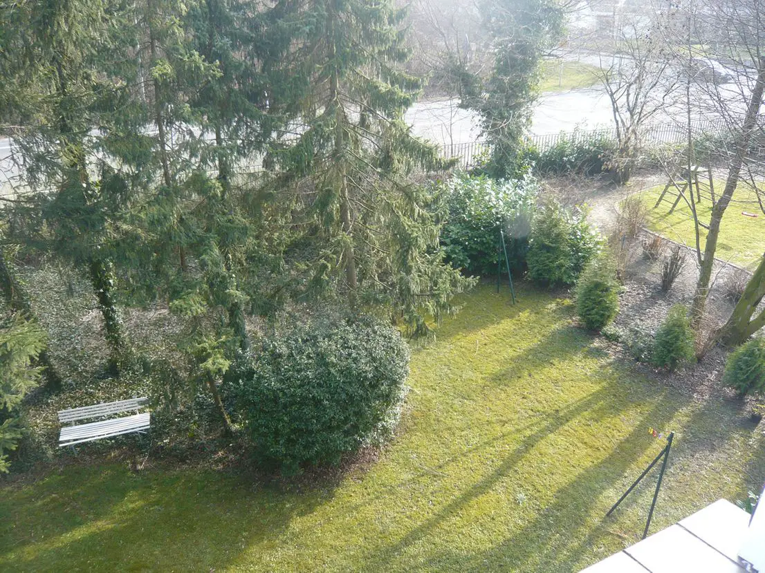 Blick in den Hausgarten -- 45m² renovierte 2 Zimmer-DG-Wohnung in Steinfurt-Borghorst