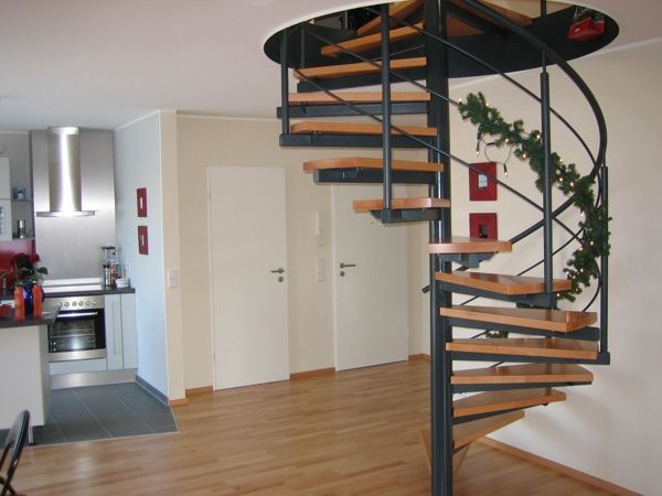 Treppe zum ausgebauten Studio -- Tolle Maisonettwohnung mit drei Zimmern in Emsdetten